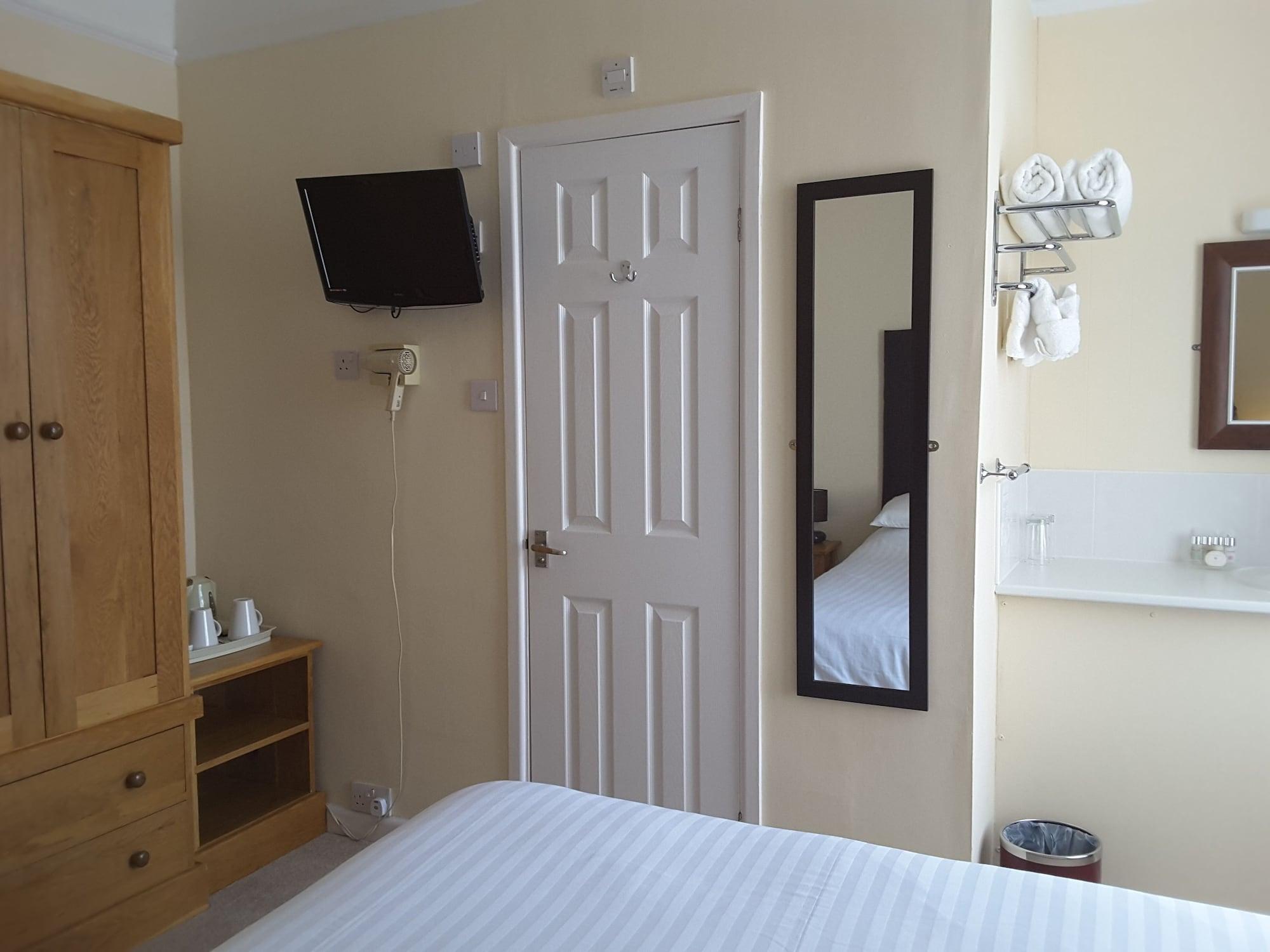 Geckos Rest Bed & Breakfast New Quay Екстериор снимка