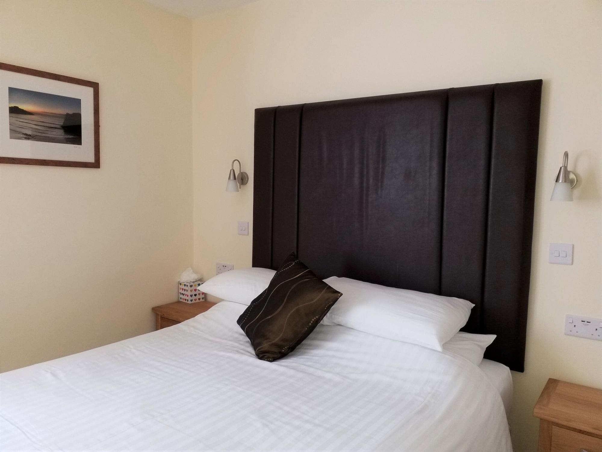 Geckos Rest Bed & Breakfast New Quay Екстериор снимка
