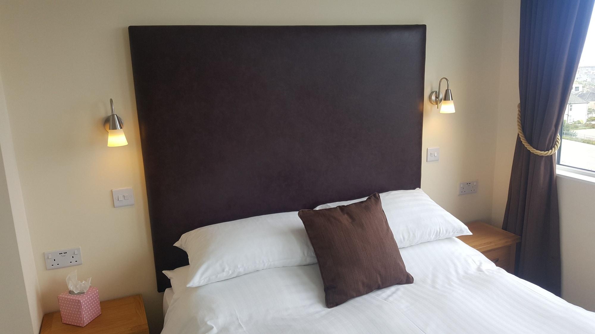 Geckos Rest Bed & Breakfast New Quay Екстериор снимка