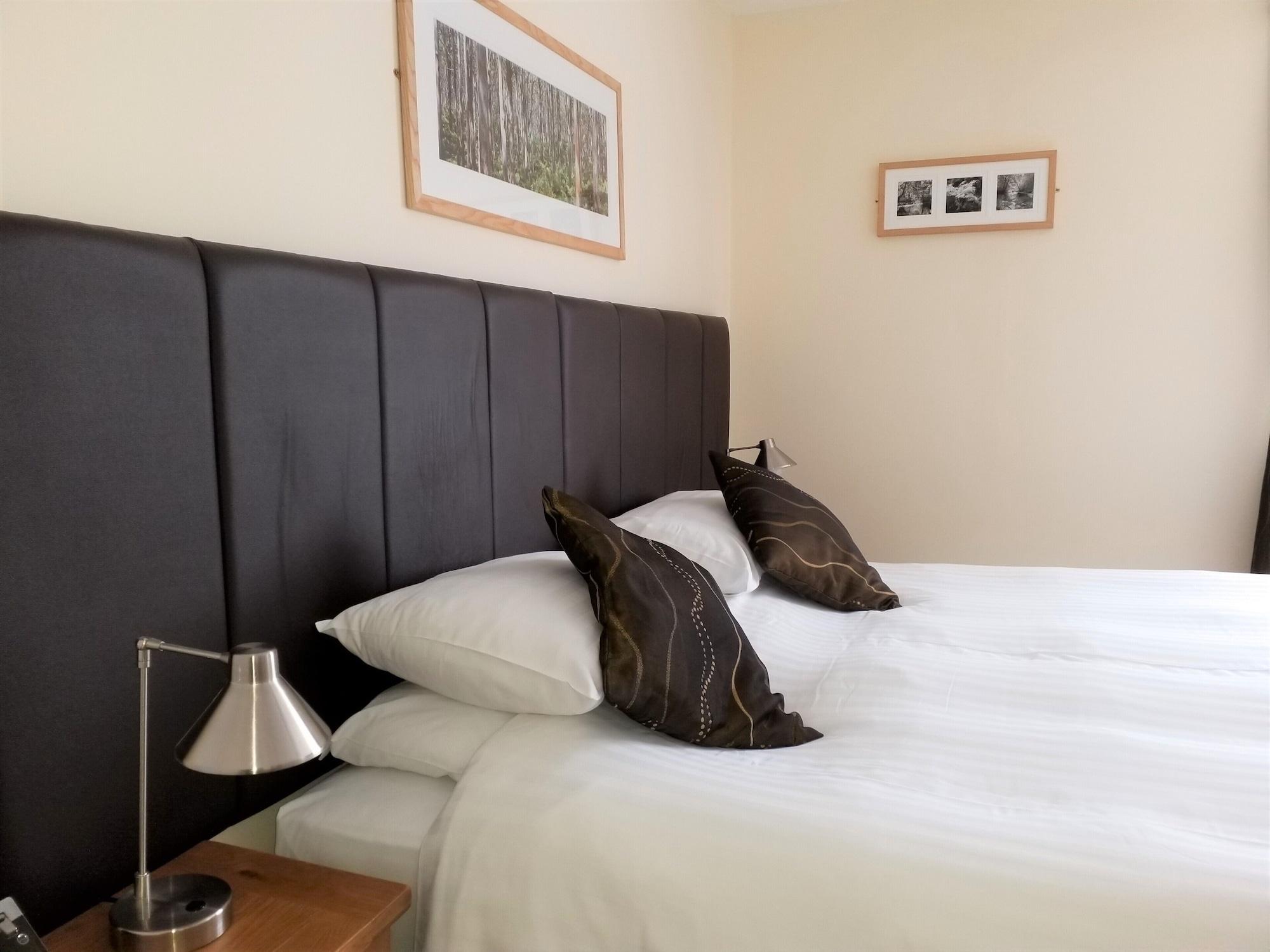 Geckos Rest Bed & Breakfast New Quay Екстериор снимка