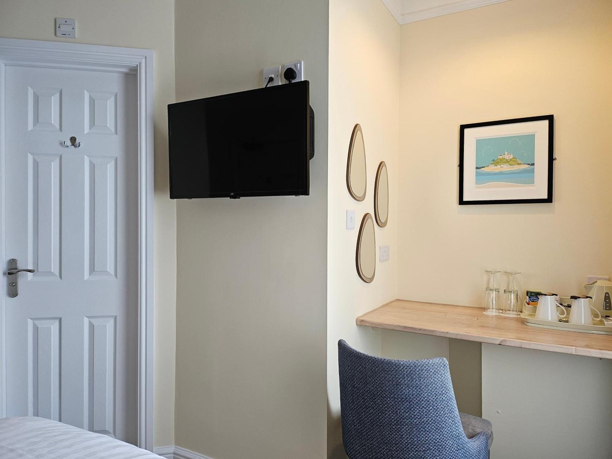 Geckos Rest Bed & Breakfast New Quay Екстериор снимка