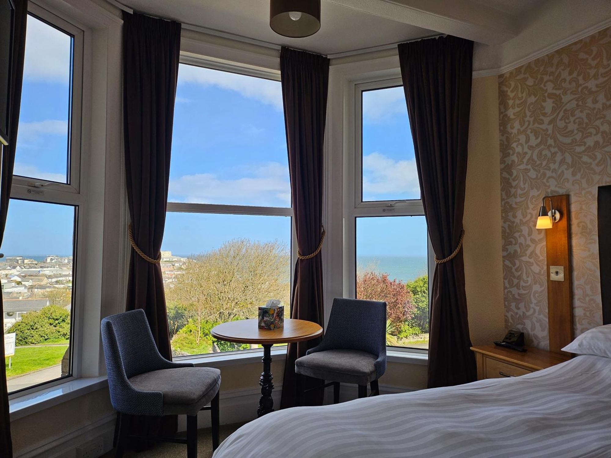 Geckos Rest Bed & Breakfast New Quay Екстериор снимка