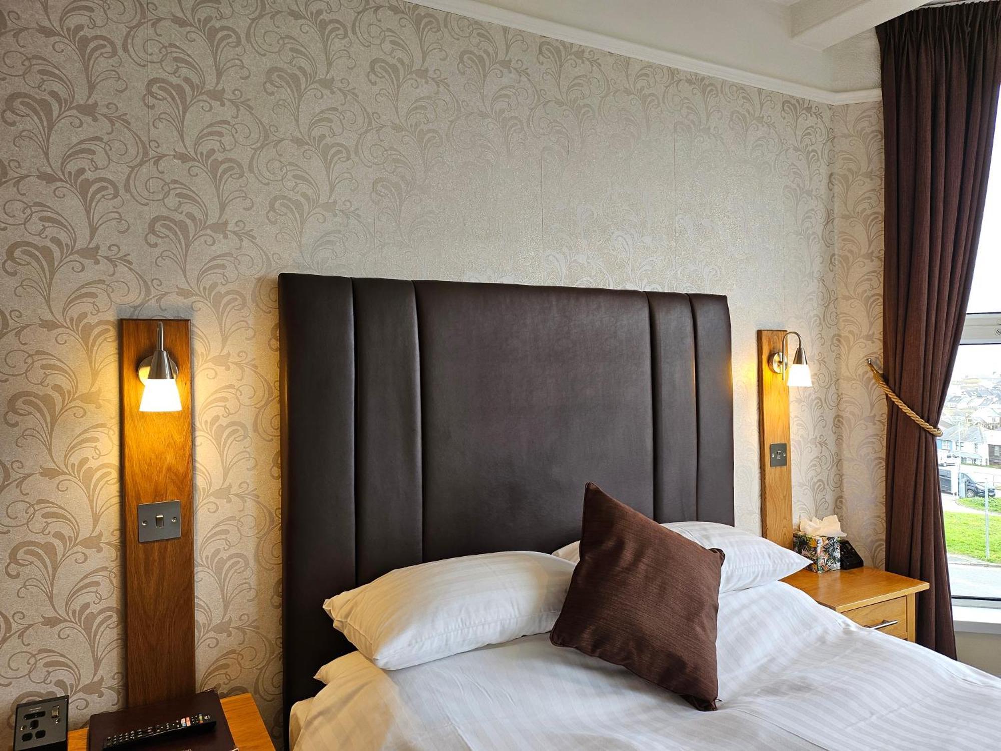 Geckos Rest Bed & Breakfast New Quay Екстериор снимка