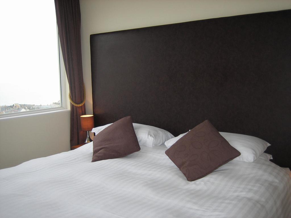 Geckos Rest Bed & Breakfast New Quay Екстериор снимка
