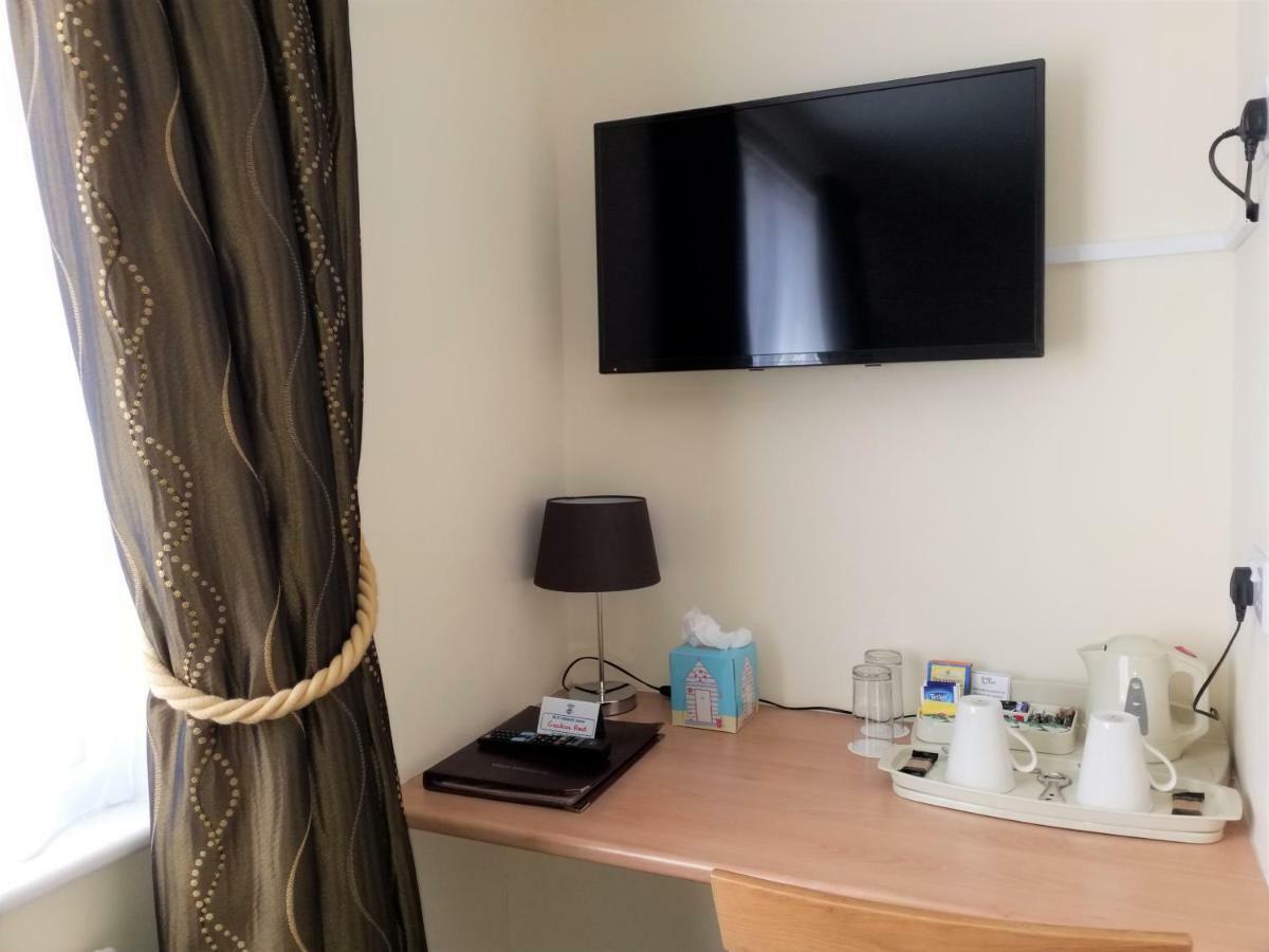 Geckos Rest Bed & Breakfast New Quay Екстериор снимка