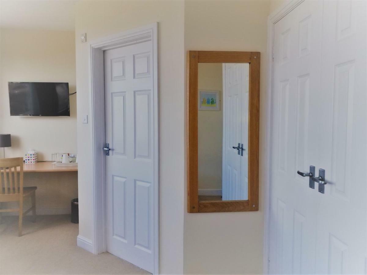 Geckos Rest Bed & Breakfast New Quay Екстериор снимка